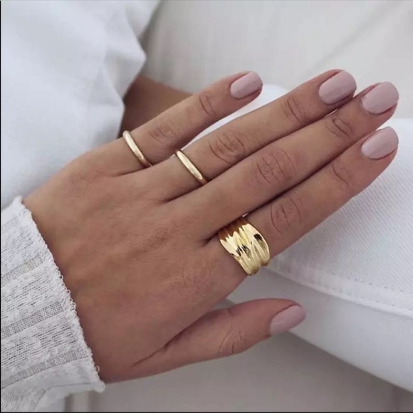 #22 𝅺NEW Minimalist Hammered 18K Gold Plated Ring - Picture 2 of 9